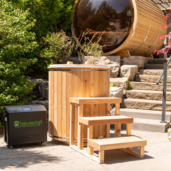 332CP - The Arctic Plunge Tub - Knotty Red Cedar