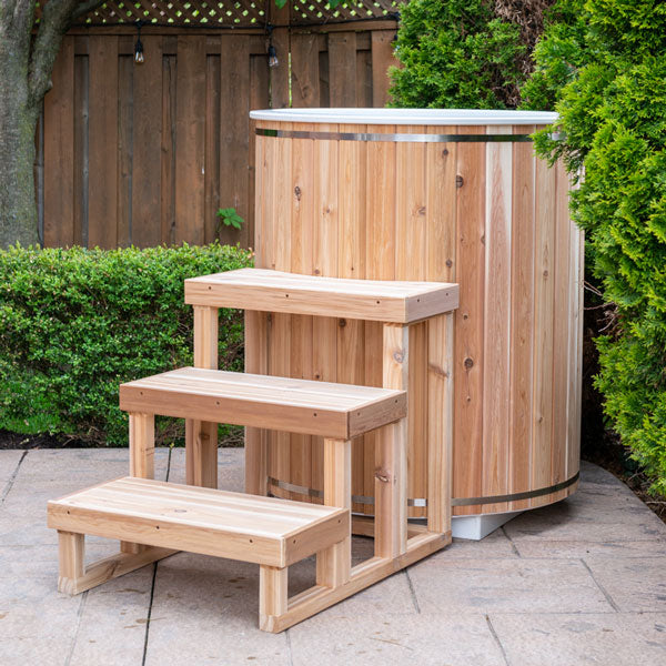 332CP - The Arctic Plunge Tub - Knotty Red Cedar