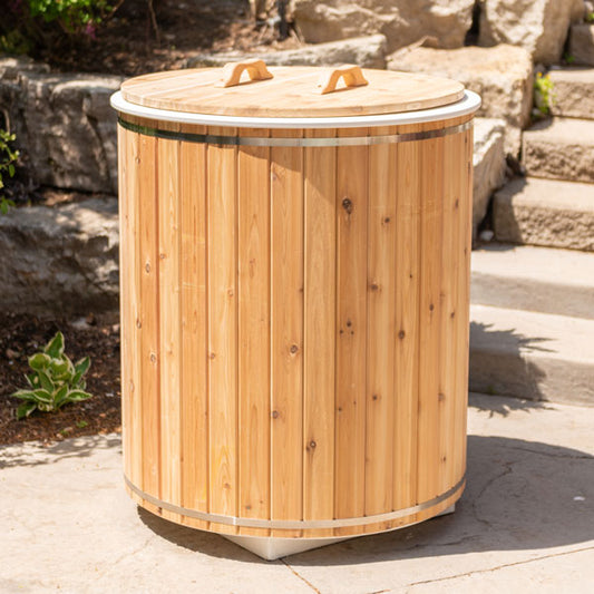 332CP - The Arctic Plunge Tub - Knotty Red Cedar